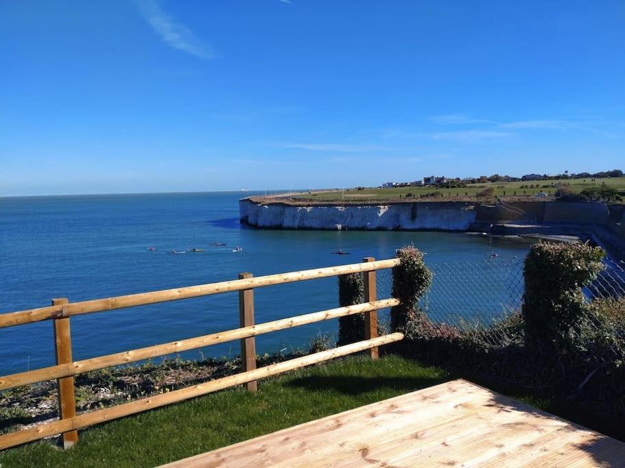 Spring Tide Cliff Top Glamping Pod With Direct Sea Views Birchington-on-Sea Exterior photo