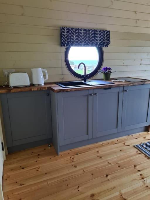 Spring Tide Cliff Top Glamping Pod With Direct Sea Views Birchington-on-Sea Exterior photo